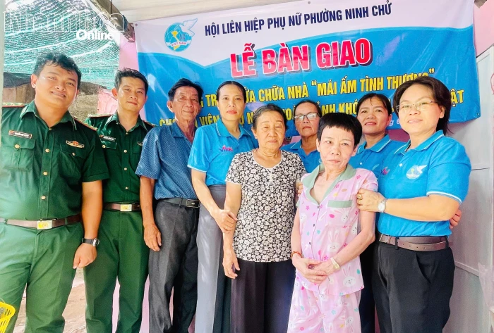 Hội Liên hiệp Phụ nữ phường Ninh Chử sửa chữa “Mái ấm tình thương” cho phụ nữ khuyết tật