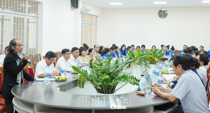 Hội thảo về các bộ chữ và việc sử dụng phương ngữ của người Raglai