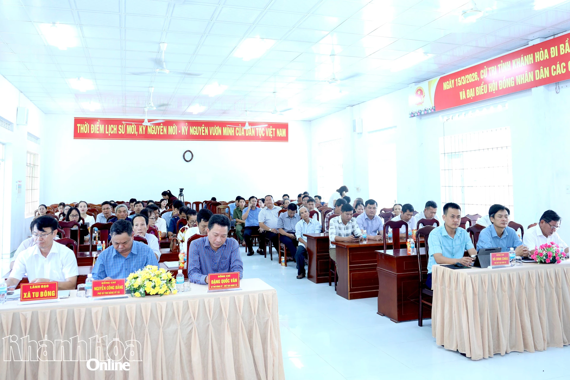 Quang cảnh buổi tiếp xúc.