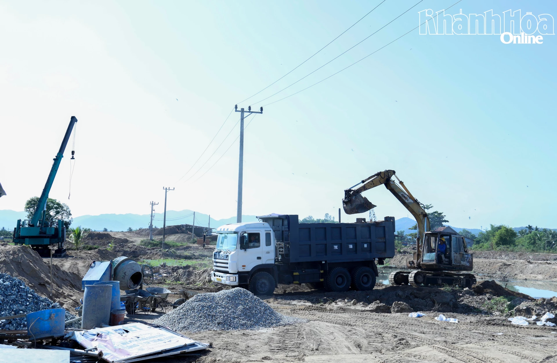 Thi công tại Dự án Trường THCS Quang Trung.