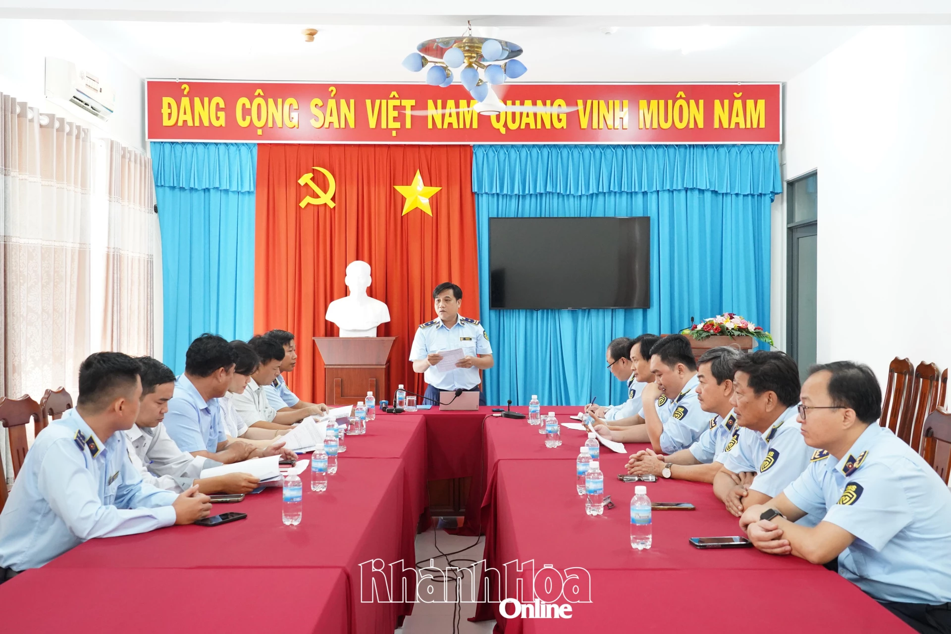 Họp Hội đồng thông báo các quyết định về viêc tiêu huỷ tài sản được xác lập quyền sở hữu toàn dân.