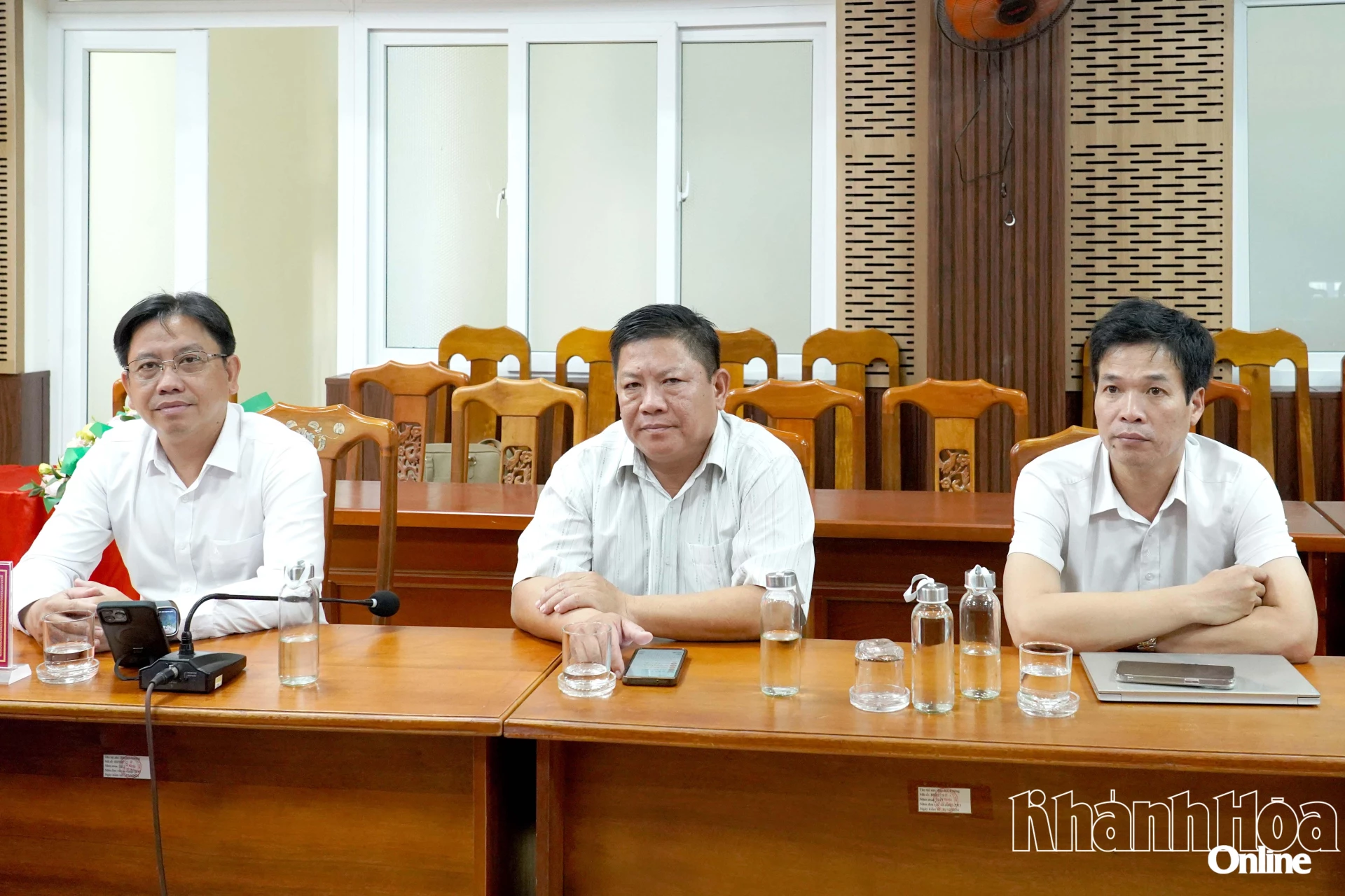 Đại diện Báo và Phát thanh, Truyền hình Khánh Hoà dự lễ ký kết.