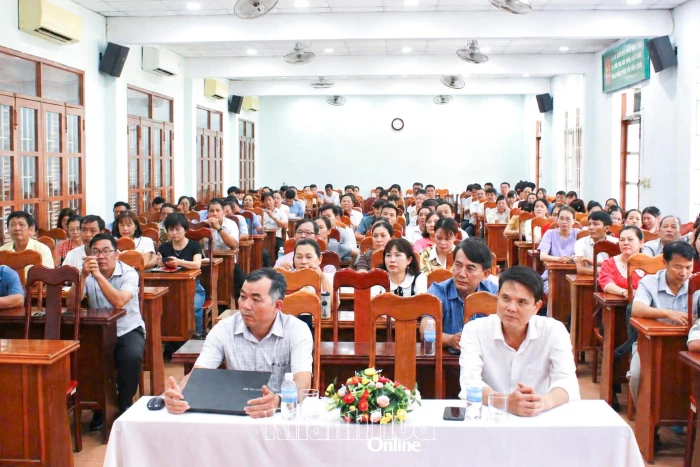Tập huấn nghiệp vụ kiểm tra công tác coi thi Kỳ thi tốt nghiệp THPT năm 2026 