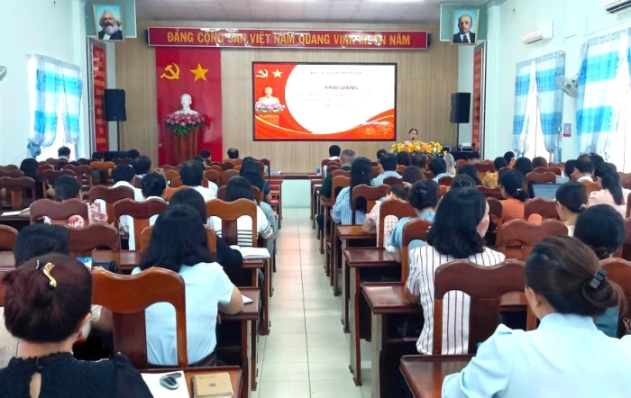 Bồi dưỡng nghiệp vụ công tác Đảng cho 104 cán bộ cơ sở khu vực Diên Khánh