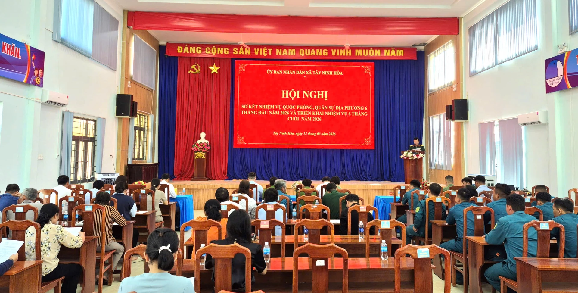 Quang cảnh hội nghị.