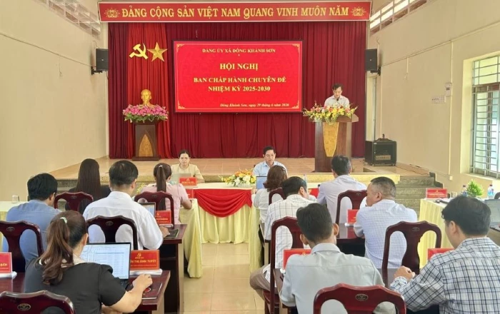 Đảng ủy xã Đông Khánh Sơn tổ chức hội nghị chuyên đề