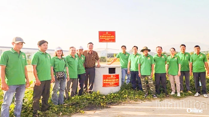 Hội Nông dân xã Diên Điền ra mắt mô hình “Cánh đồng không có vỏ thuốc bảo vệ thực vật”