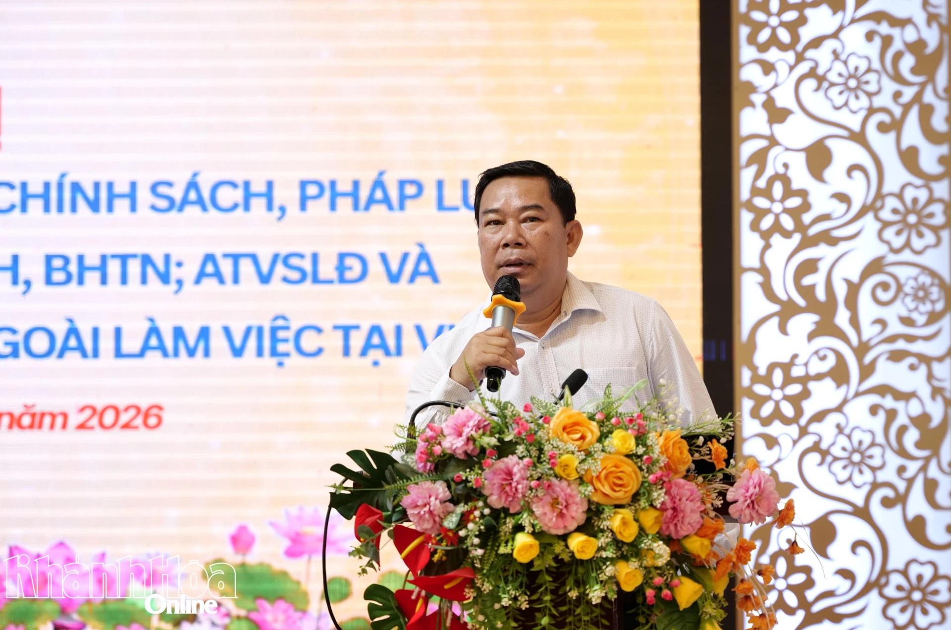 Lãnh đạo Sở Nội vụ phát biểu tại hội nghị.