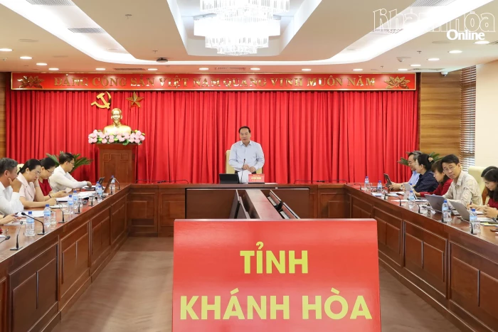 Thường trực Tỉnh ủy Khánh Hòa giao ban công tác tháng 5