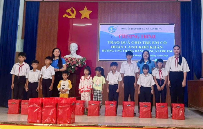 Hội Liên hiệp Phụ nữ xã Vạn Hưng tổ chức các hoạt động hỗ trợ phụ nữ, trẻ em