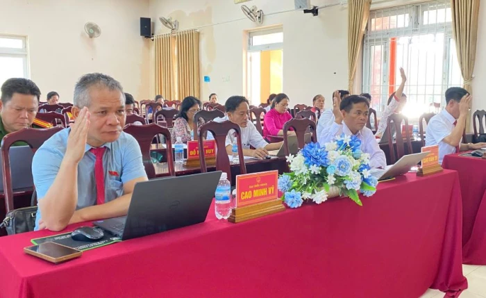 HĐND xã Tây Khánh Sơn khóa II tổ chức Kỳ họp thứ hai