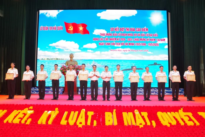 Lữ đoàn 189 Hải quân sơ kết đợt thi đua cao điểm