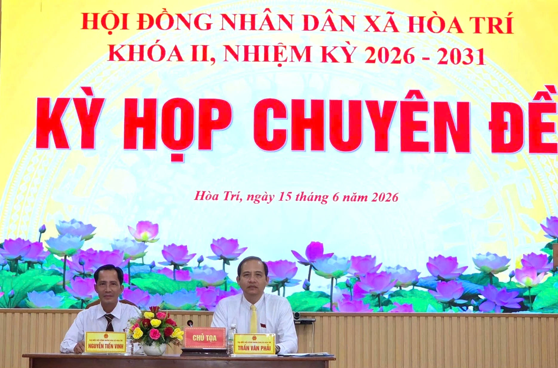 Thường trực HĐND xã chủ trì kỳ họp.