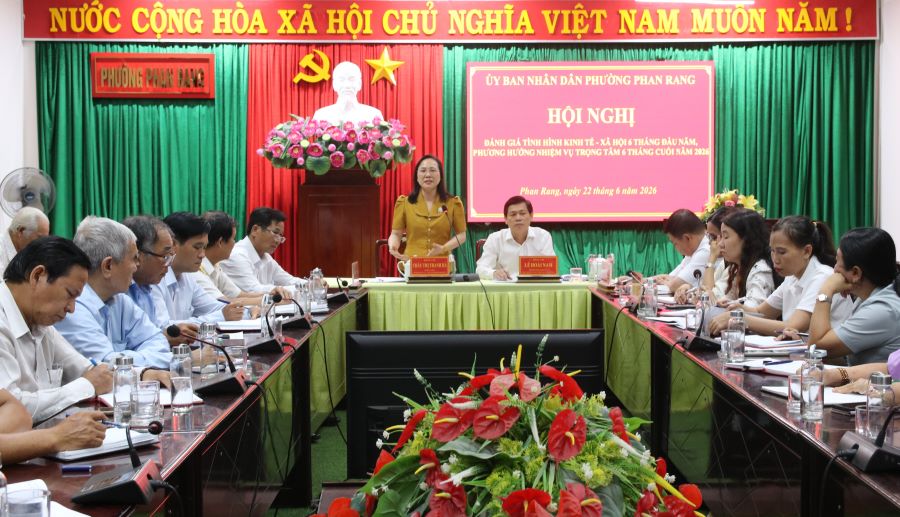 Quang cảnh hội nghị.