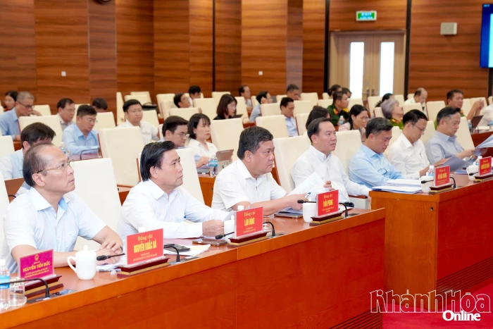 Phiên họp chuyên đề về thúc đẩy phát triển khoa học, công nghệ và đổi mới sáng tạo