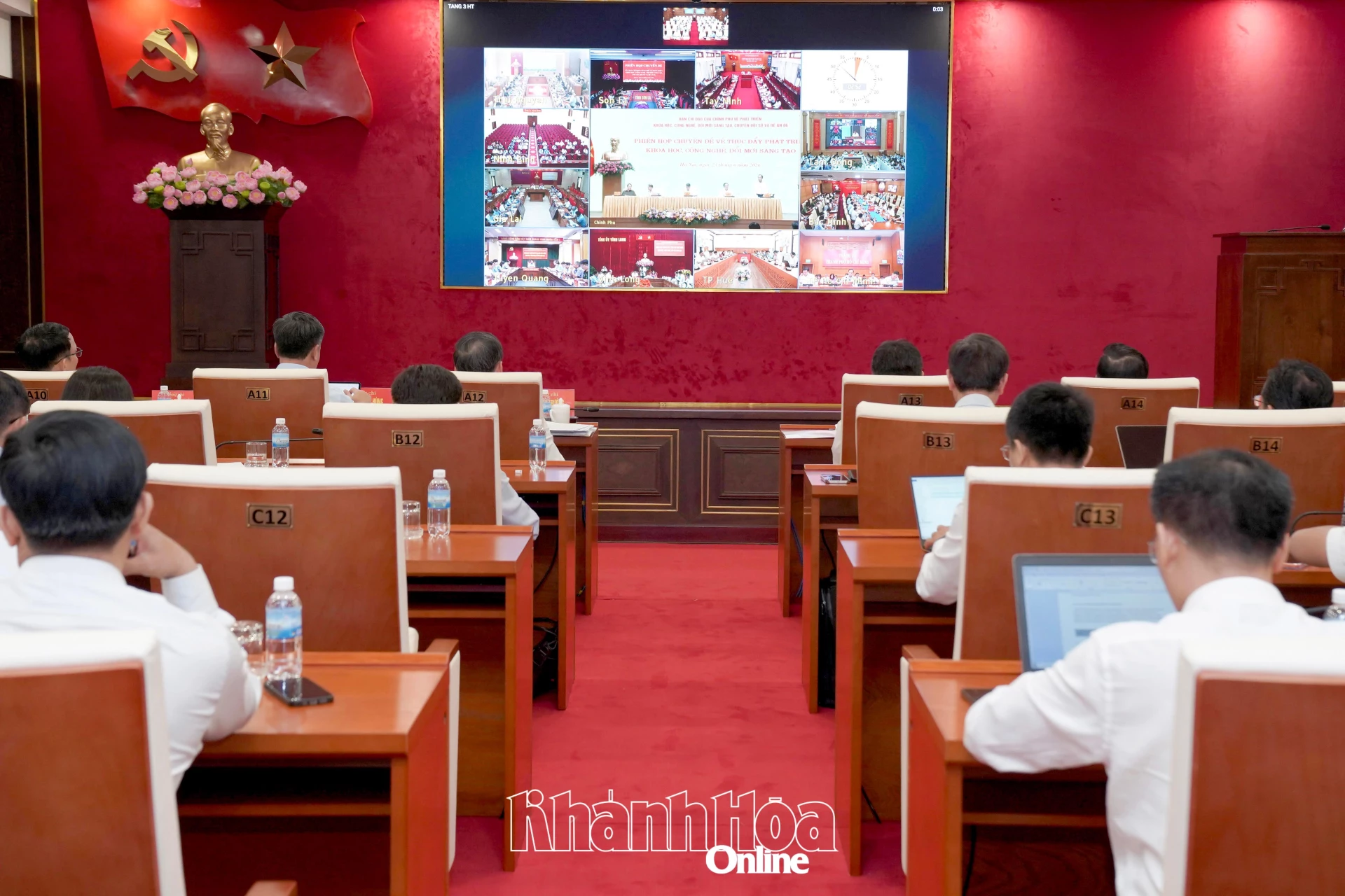 Quang cảnh tại điểm cầu Khánh Hòa.