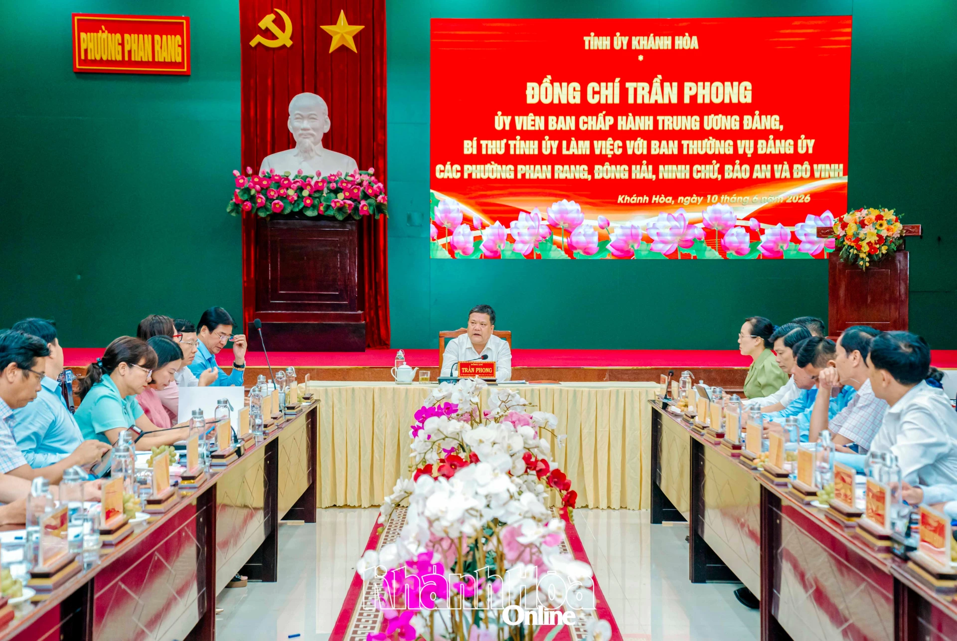 Bí thư Tỉnh ủy Trần Phong làm việc với Ban Thường vụ Đảng ủy 5 phường phía nam