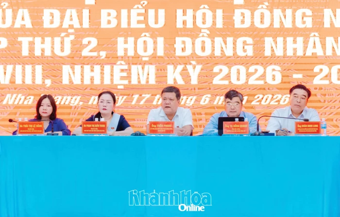 Bí thư Tỉnh ủy Trần Phong và các đại biểu HĐND tỉnh tiếp xúc cử tri 2 phường Nha Trang, Tây Nha Trang