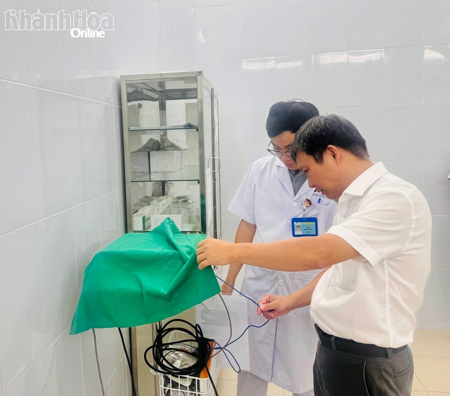 Khảo sát thực trạng trang thiết bị phòng mổ của Trung tâm Y tế khu vực Ninh Hoà