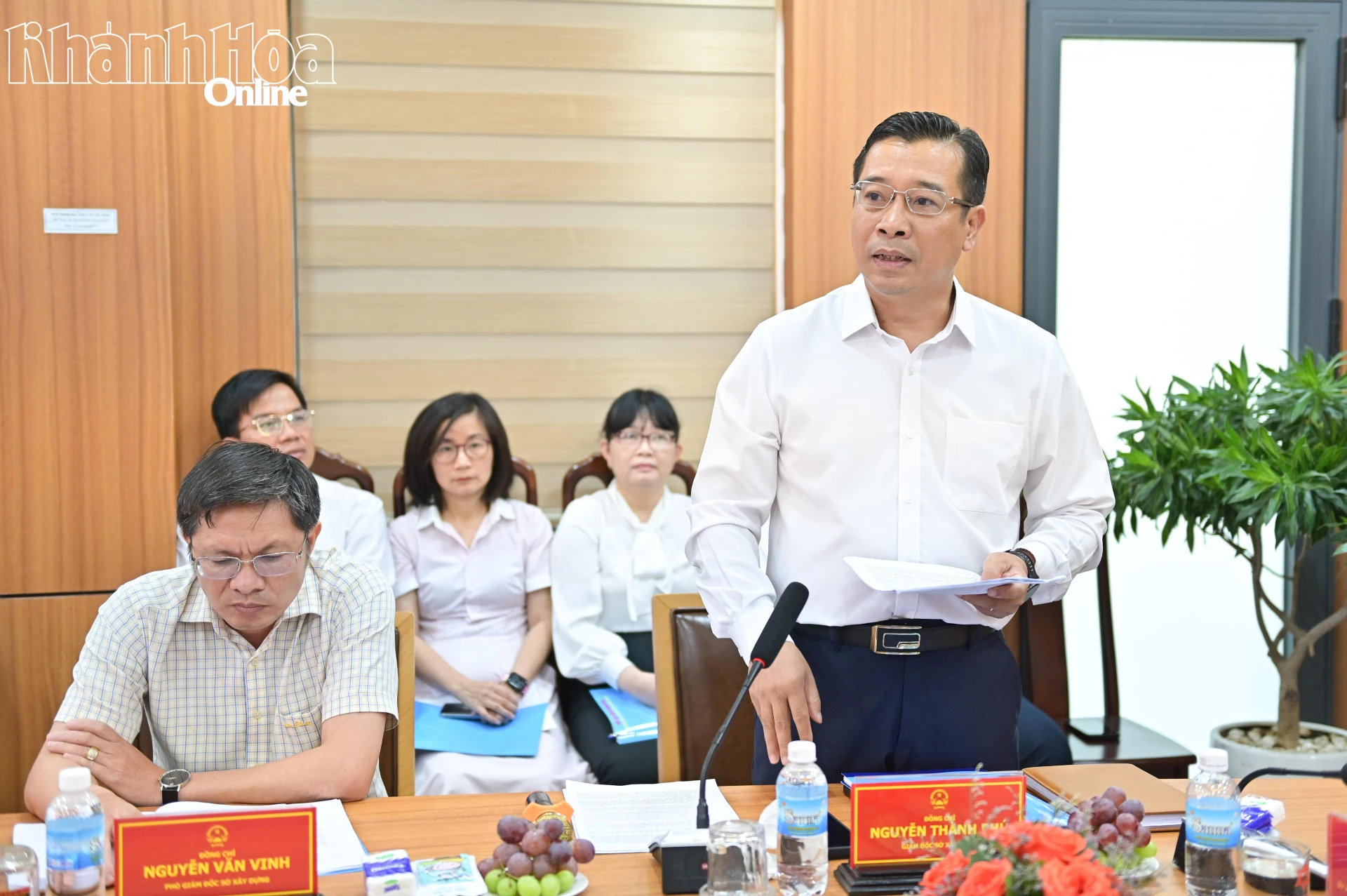 Giám đốc Sở Xây dựng Nguyễn Thành Phú phát biểu tại buổi làm việc.