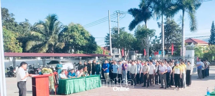 Xã Diên Thọ ra quân hưởng ứng phong trào thi đua Toàn dân chung tay bảo vệ môi trường