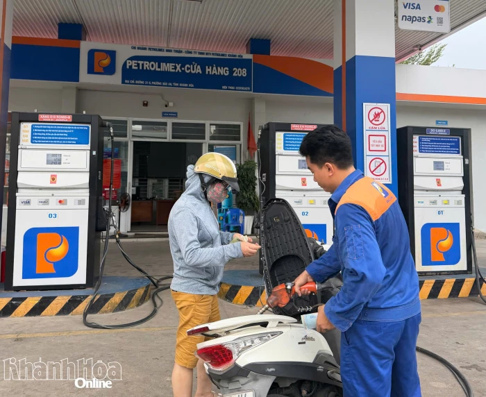 Giá xăng dầu đồng loạt giảm