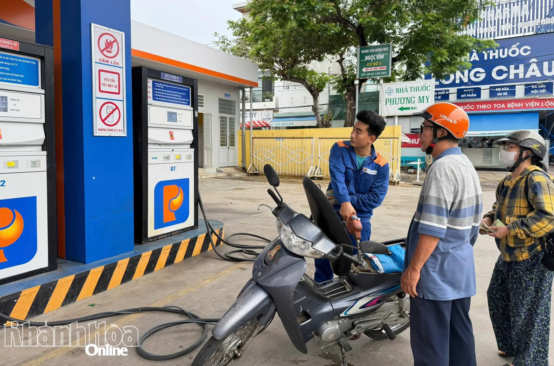 Giá xăng, dầu đồng loạt giảm