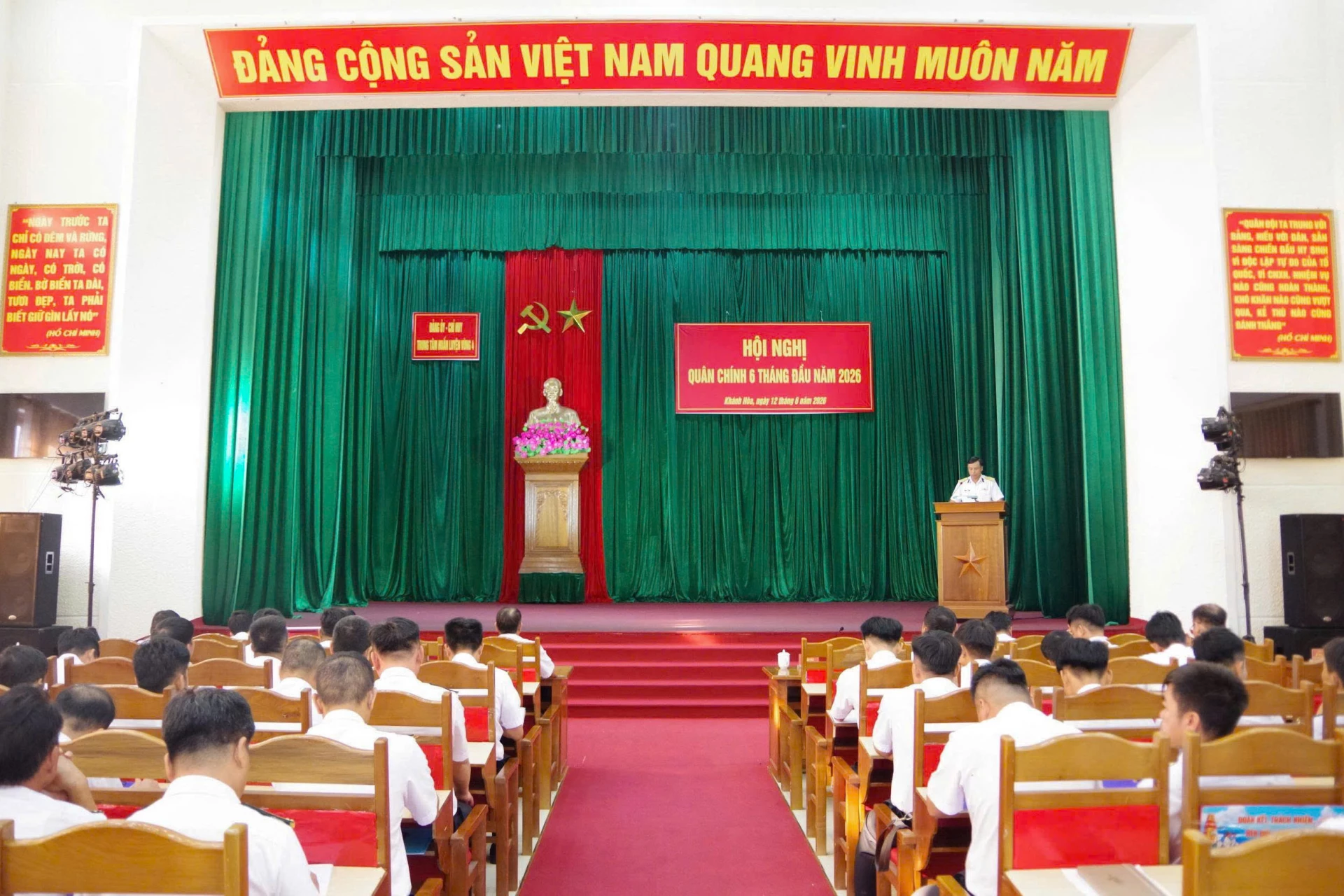 Trung tâm Huấn luyện Vùng 4 Hải quân tổ chức hội nghị quân chính 6 tháng đầu năm
