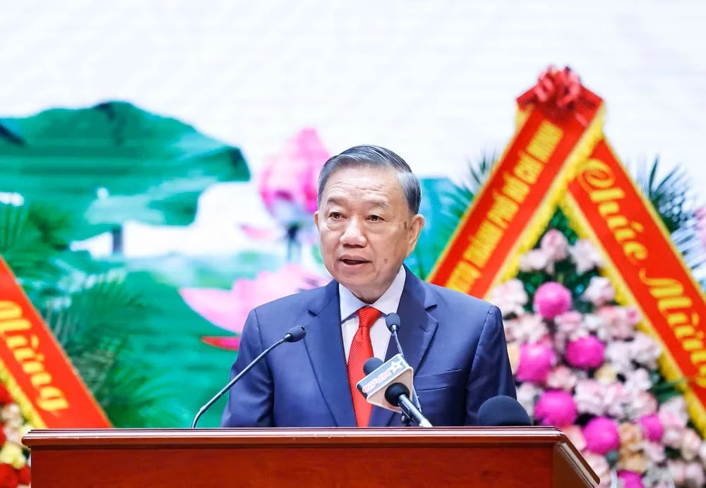 ổng Bí thư, Chủ tịch nước Tô Lâm, Bí thư Quân ủy Trung ương phát biểu chỉ đạo Đại hội.