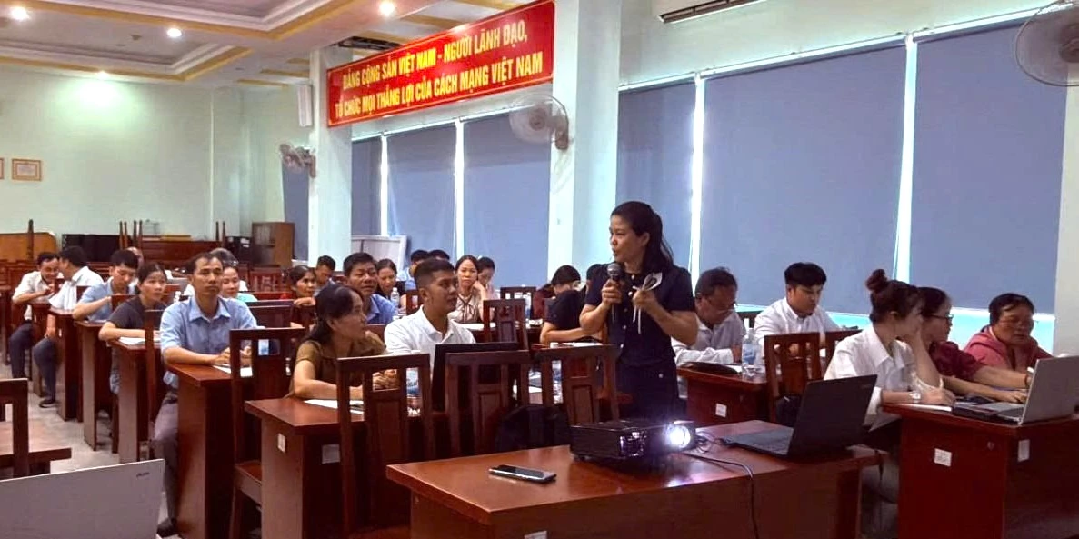 Tập huấn báo cáo định kỳ hoạt động phòng, chống HIV/AIDS