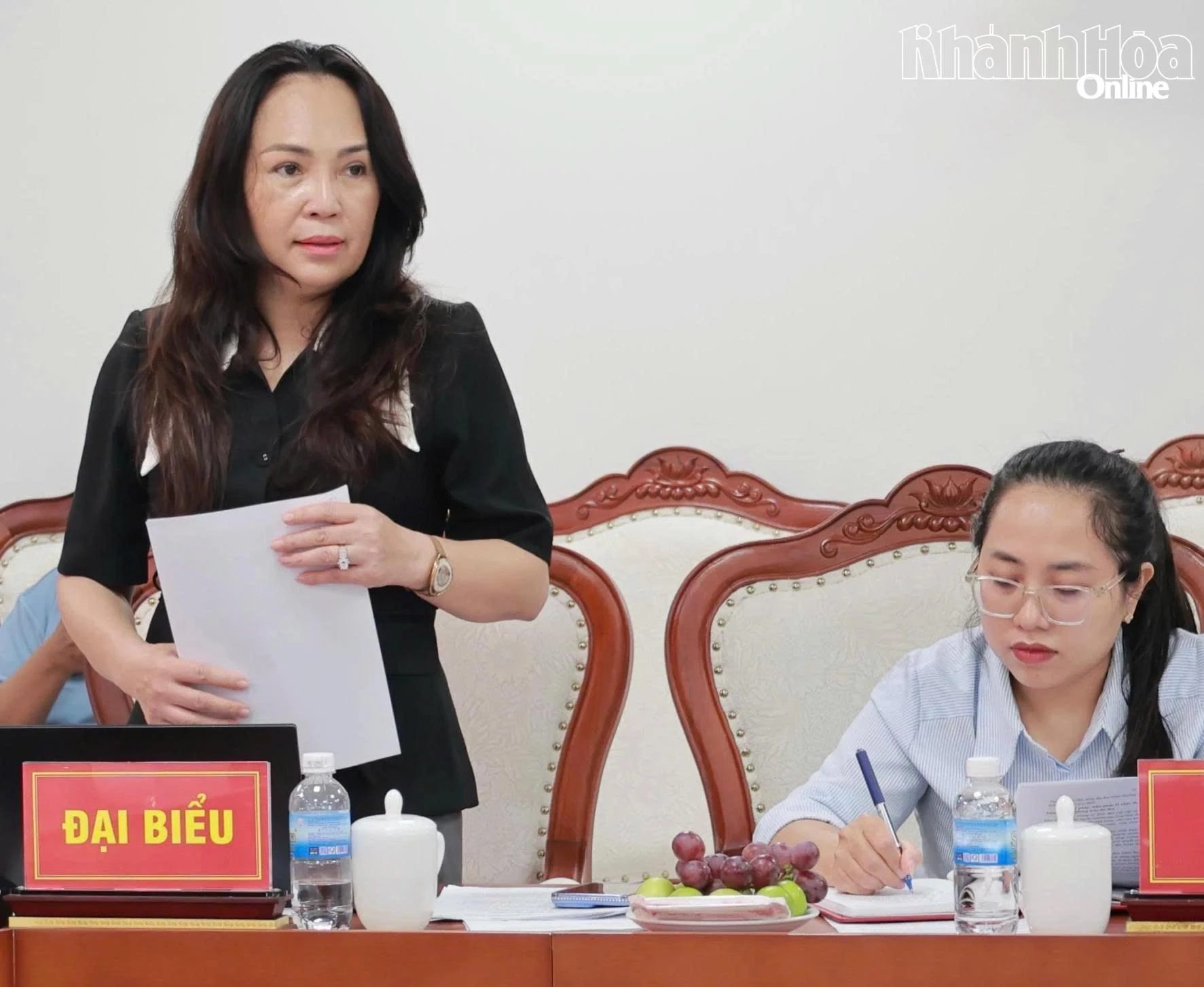 Đại biểu phát biểu ý kiến tại hội nghị.