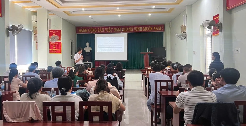 Quang cảnh buổi tập huấn.