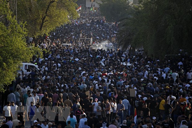 Người dân Iraq biểu tình phản đối hành động đốt Kinh Koran ở thủ đô Baghdad, ngày 30/6/2023. (Ảnh: AFP/TTXVN)

