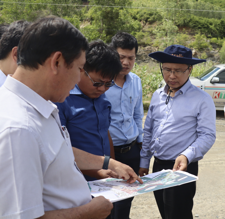 Triển khai các dự án tại Khu Kinh tế Vân Phong: Đảm bảo quỹ đất tái định cư  