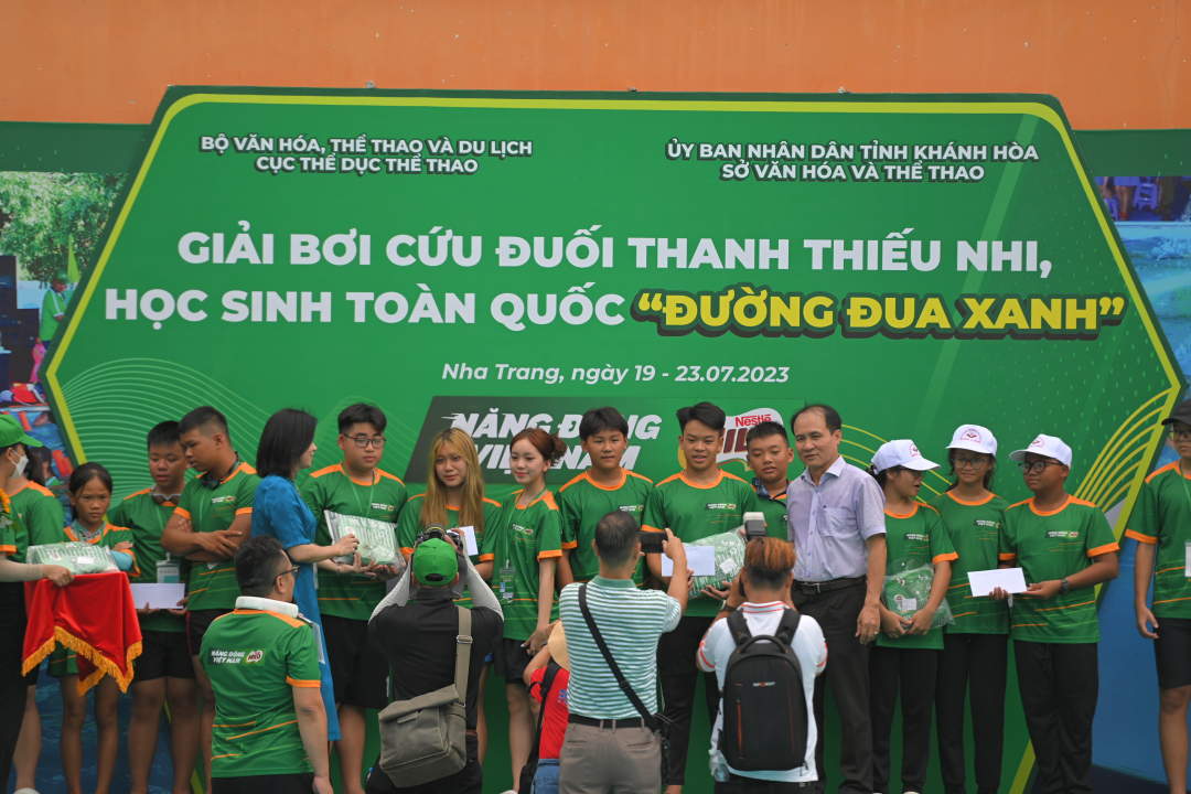 Winners of lifesaving skill event
