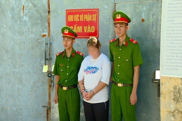 VIDEO: Bắt đối tượng trong đường dây lừa đảo qua mạng từ Campuchia về Việt Nam