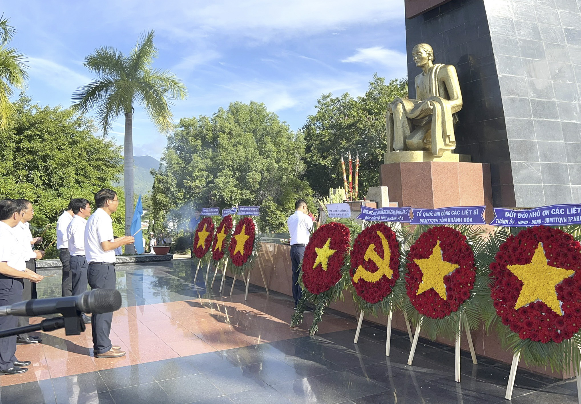 Công ty Truyền tải điện 3 tổ chức hoạt động tri ân ngày Thương binh - Liệt sĩ