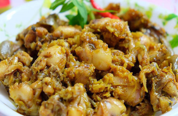 Ếch nhảy lên bàn, mẹ xào sả, ớt...