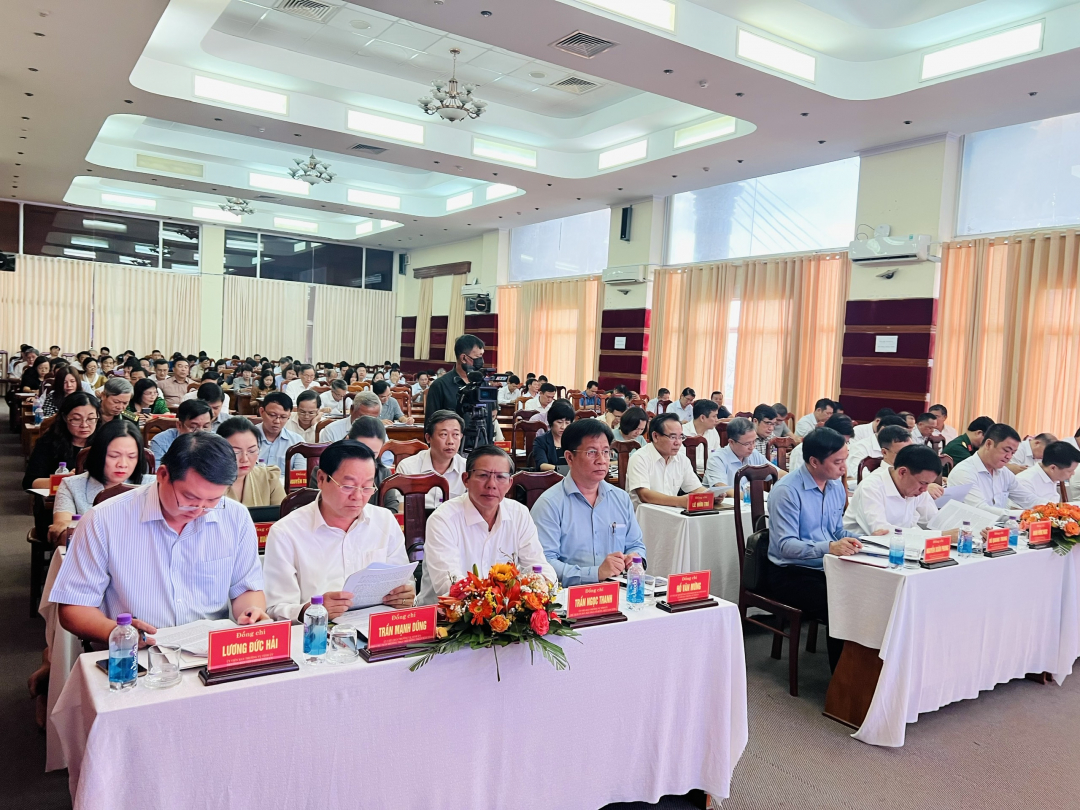 Thông báo về Hội nghị giữa nhiệm kỳ Ban Chấp hành Đảng bộ tỉnh khóa XVIII, nhiệm kỳ 2020 - 2025 (Hội nghị Tỉnh ủy lần thứ 15)