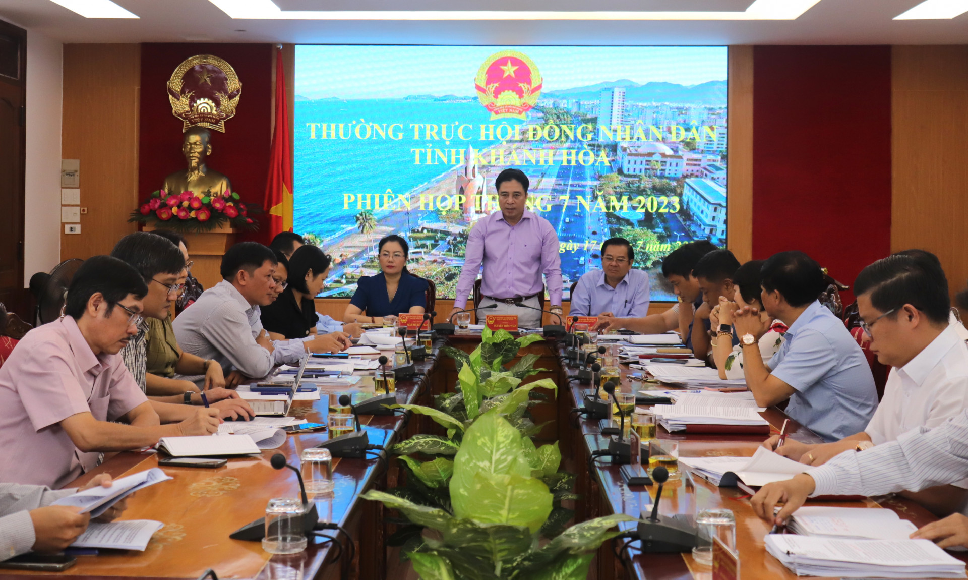 Đồng chí Nguyễn Khắc Toàn phát biểu chỉ đạo tại cuộc họp