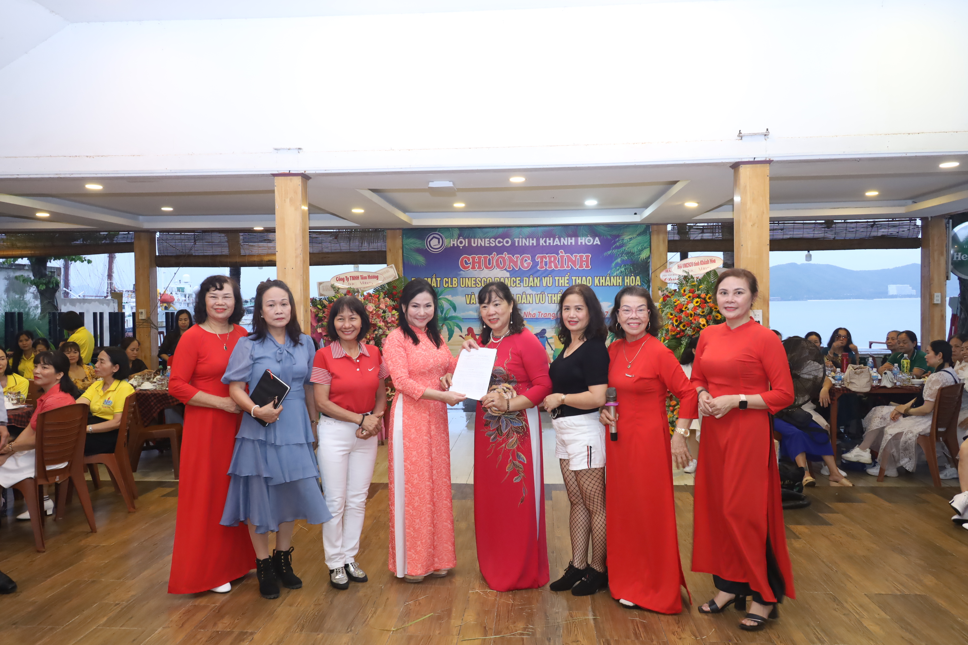 Ra mắt Câu lạc bộ UNESCO dance, dân vũ thể thao Khánh Hòa