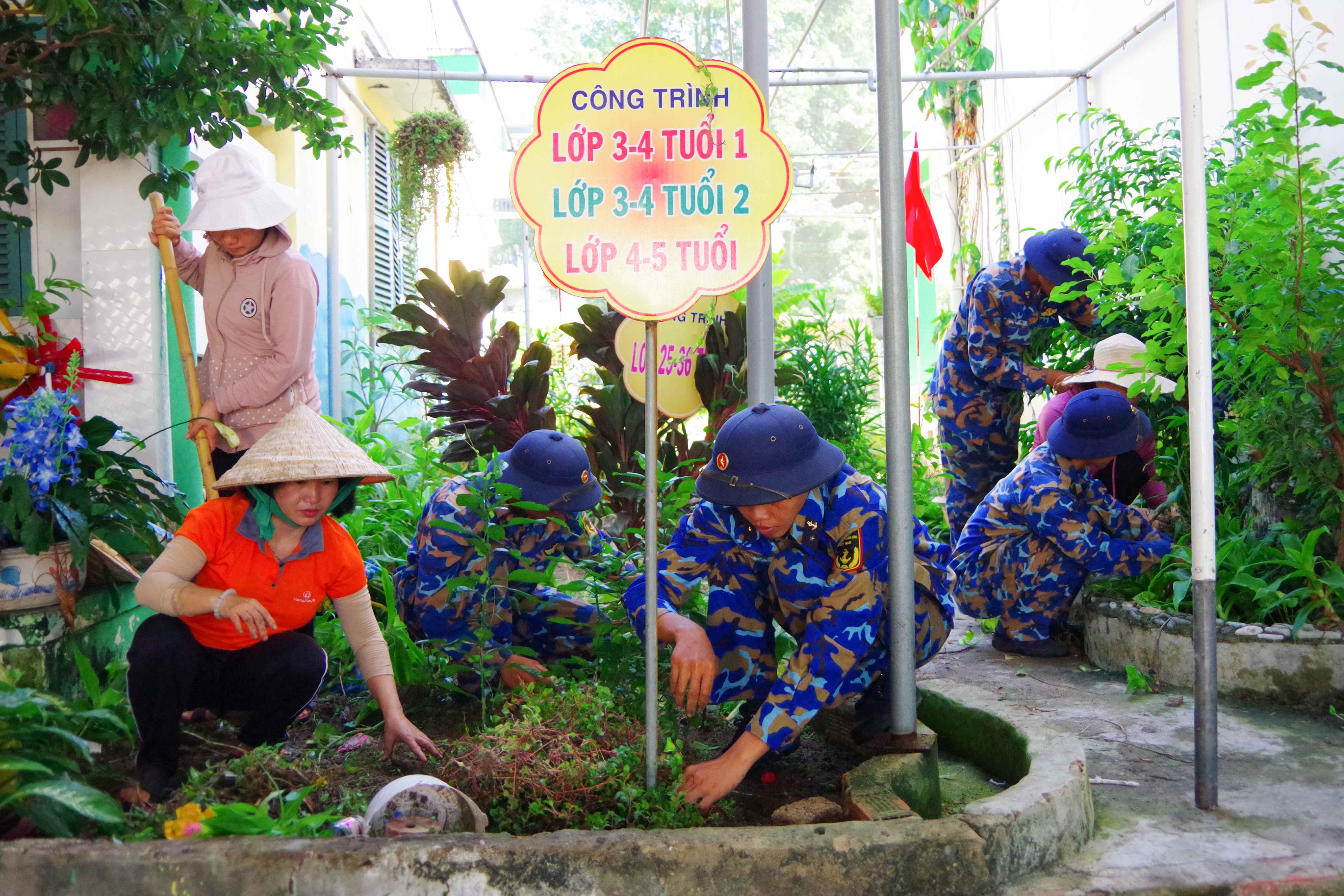 Lữ đoàn 146: Hỗ trợ cải tạo cảnh quan môi trường cho Trường Mầm non Trường Sa