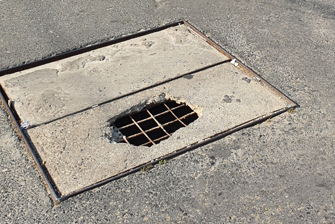 Cần sớm thay nắp cống mới