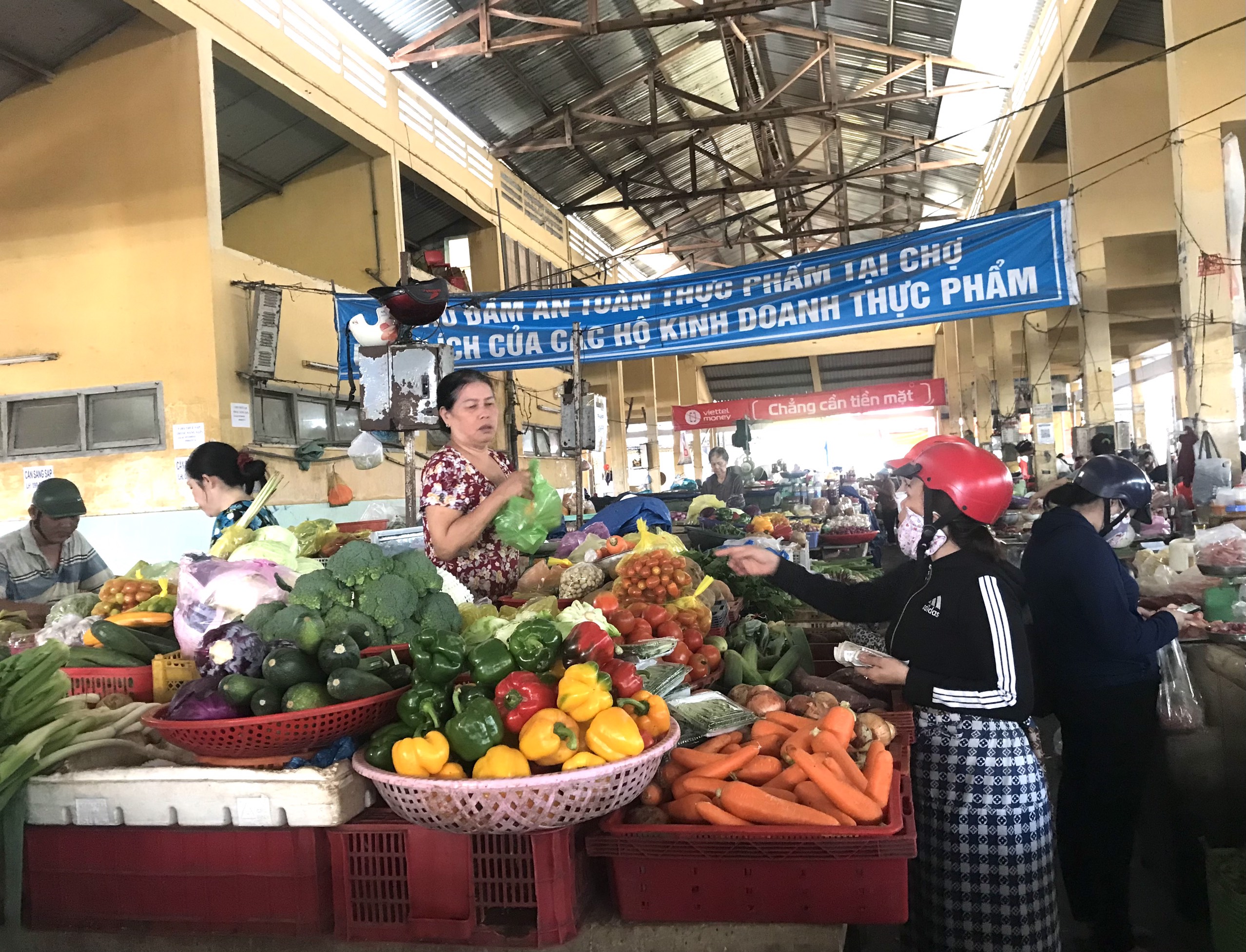 Lương tăng, giá cả cũng rục rịch tăng