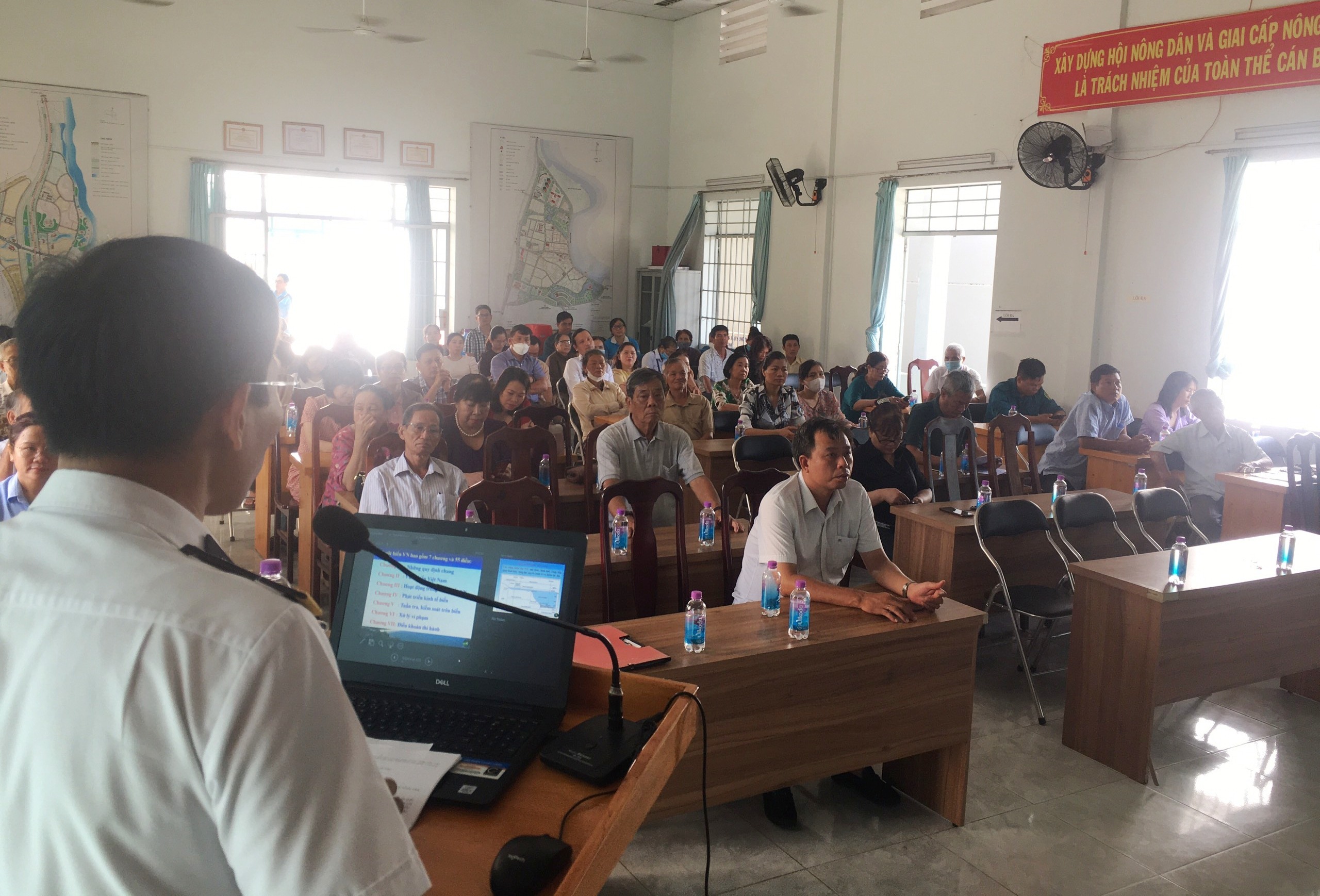 Nhà máy Z753 tuyên truyền biển đảo cho cán bộ, đảng viên và ngư dân xã Vĩnh Lương