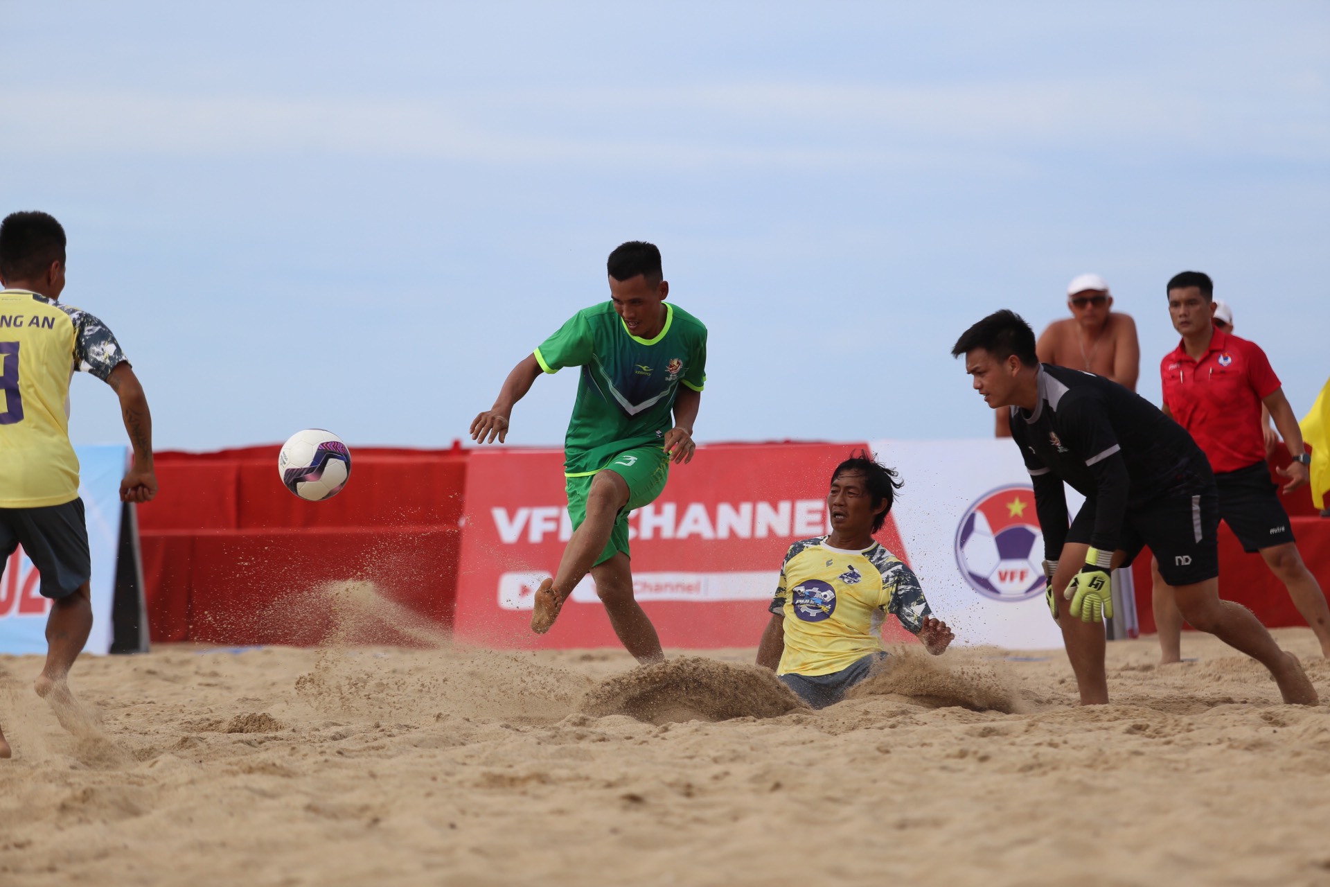 Giải bóng đá bãi biển vô địch quốc gia năm 2023: 5 đội bóng tranh tài