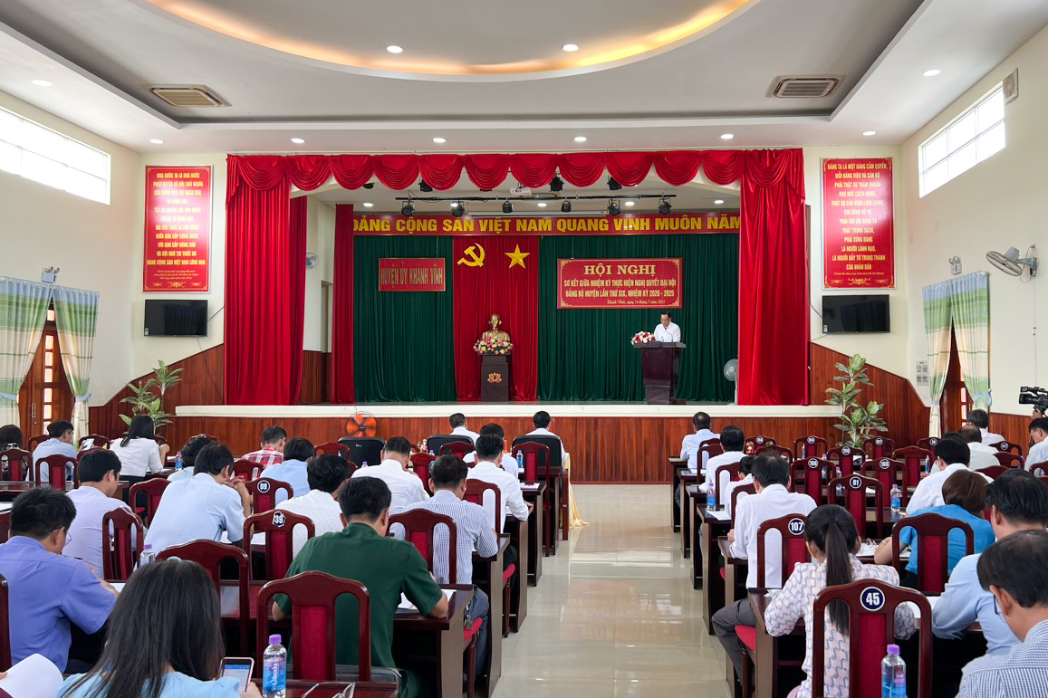 Huyện ủy Khánh Vĩnh tổ chức Hội nghị sơ kết giữa nhiệm kỳ