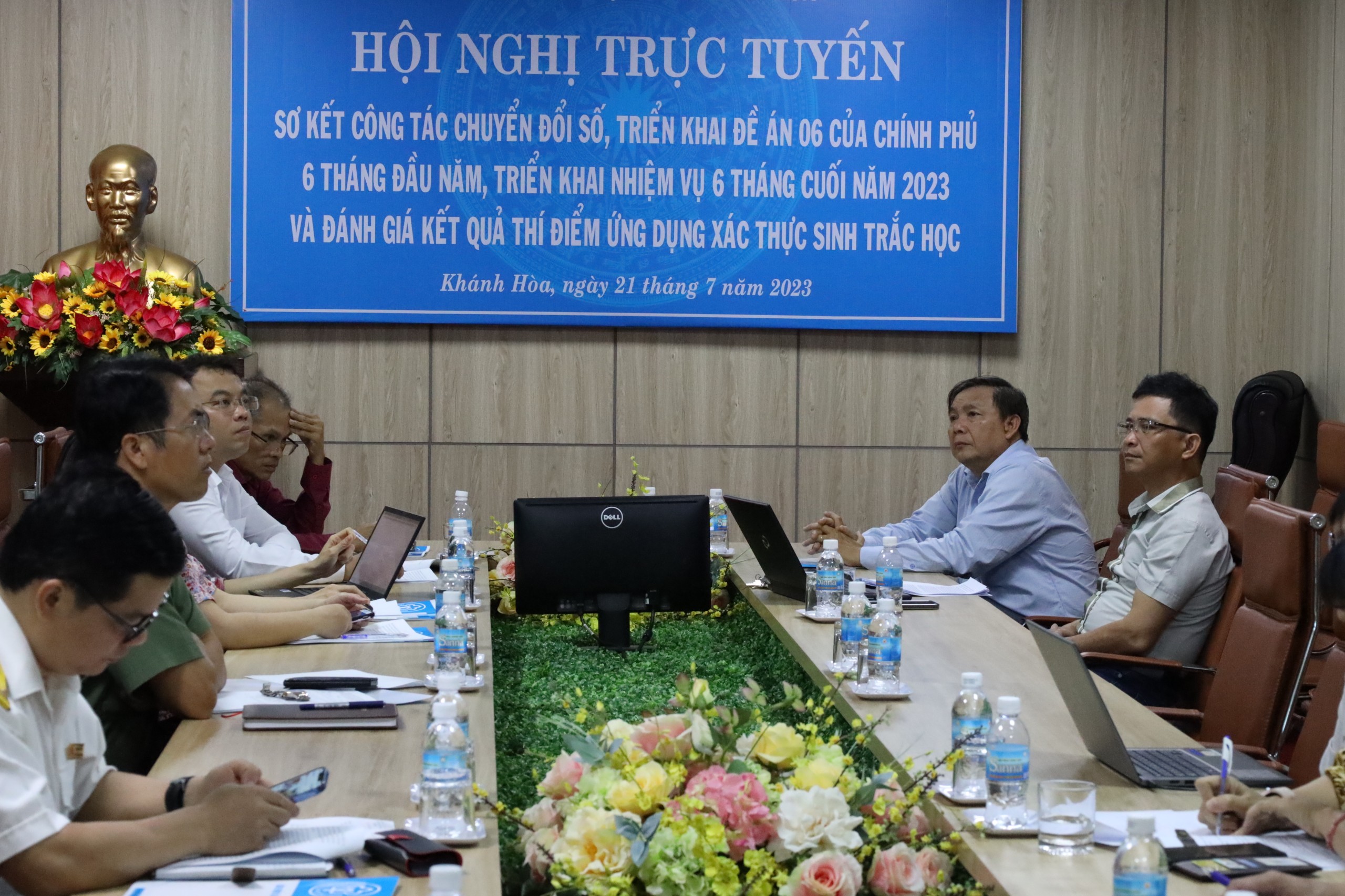 Bảo hiểm xã hội Việt Nam sơ kết 6 tháng đầu năm Đề án 06 của Chính phủ