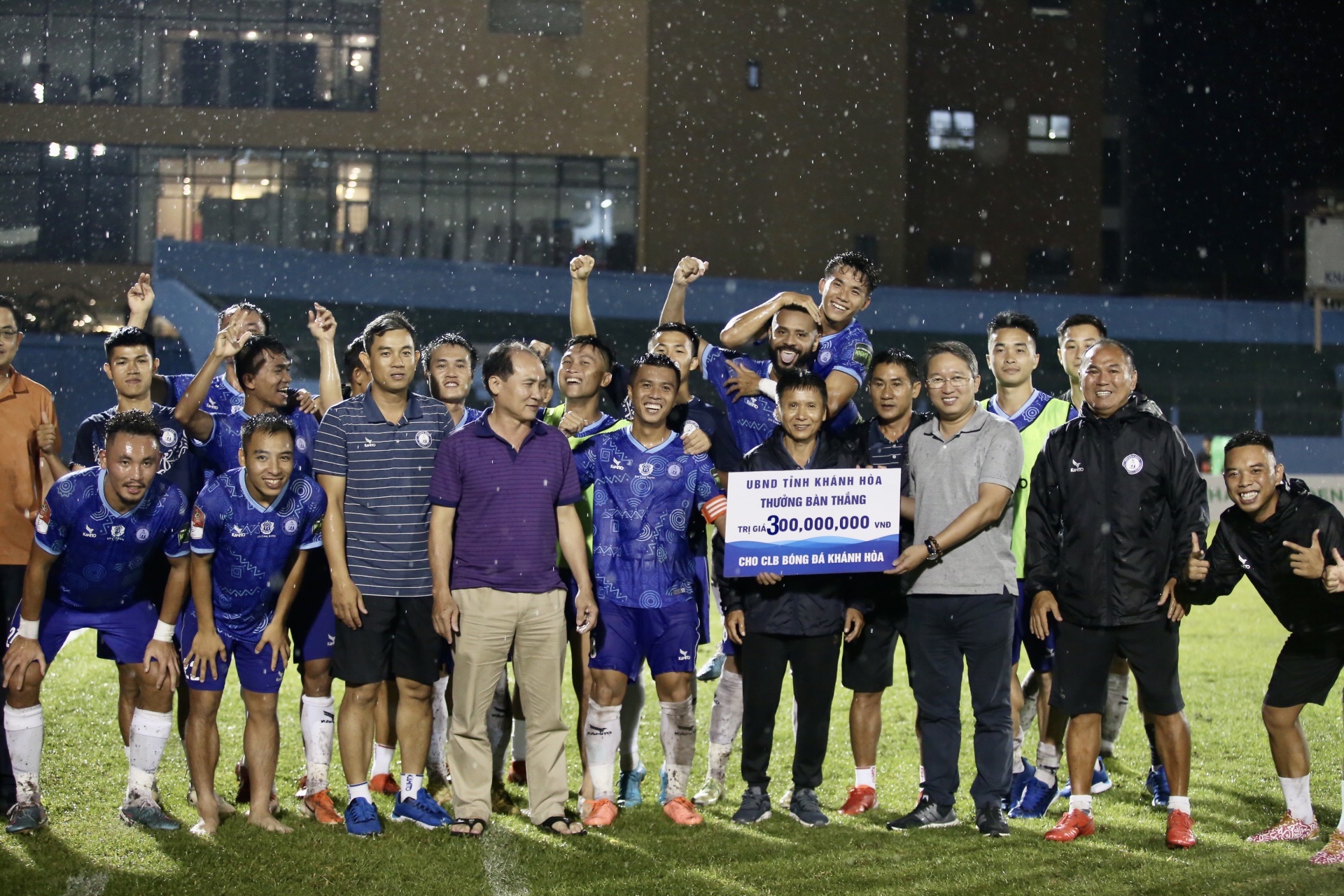 V.League 1: Khánh Hòa 3-1 Sông Lam Nghệ An: Giành trọn 3 điểm, chủ nhà Khánh Hòa FC rộng cửa trụ hạng