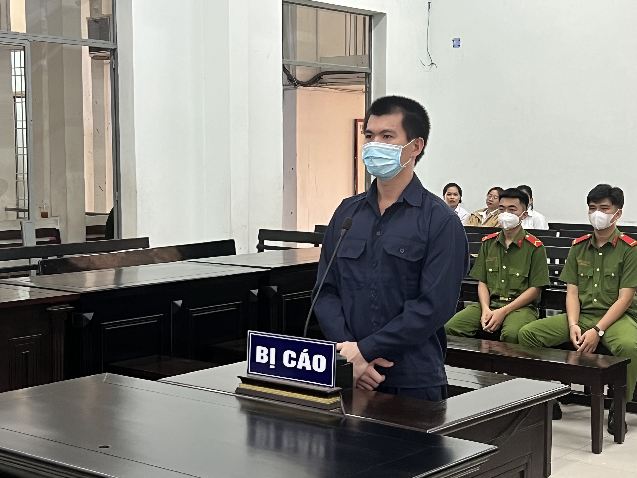 Vào tù vì trả thù cho vợ bằng… dao